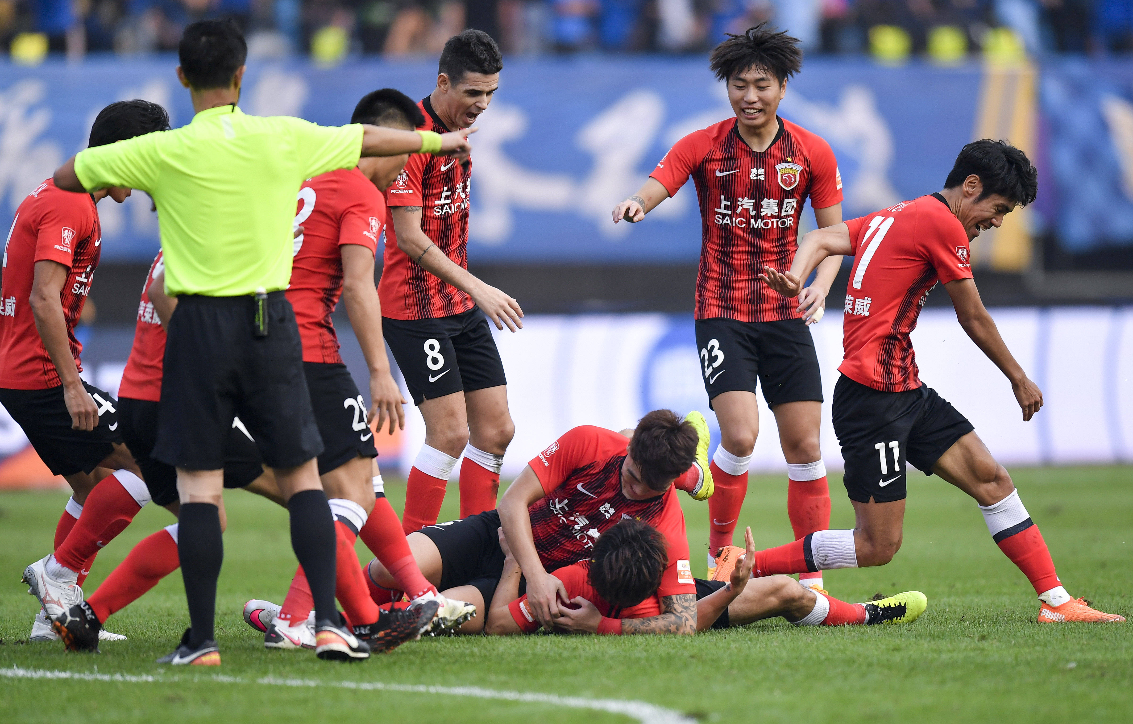 高的褒奖 高的褒奖