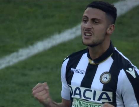 国王半场领先黄蜂，拉文得到22分，布里奇斯得到16分.