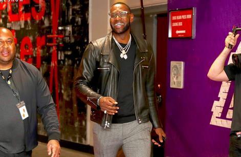 轮加两名可 轮加两名可